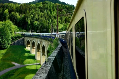 Luksuzni voz u stilu Orient Expressa prolazit će kroz BiH: Putnici će obilaziti Sarajevo i Mostar, a cijena je paprena