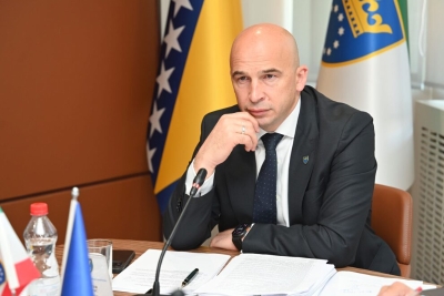 VIDEO: Premijer Pivić “Uskoro prijem 105 novih policijskih službenika, gradimo moderno igralište u Lašvi i podržavamo IT i AI projekte”