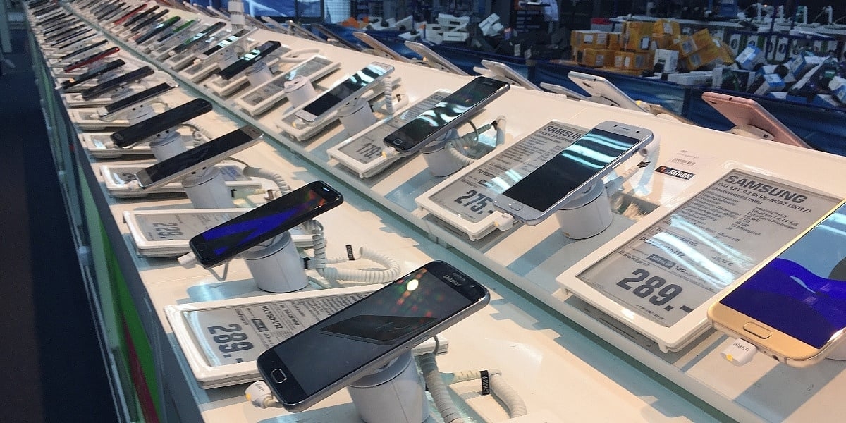 Velika akcija širom Evrope: Prodali milion lažnih Samsung mobitela i zaradili 300 miliona eura