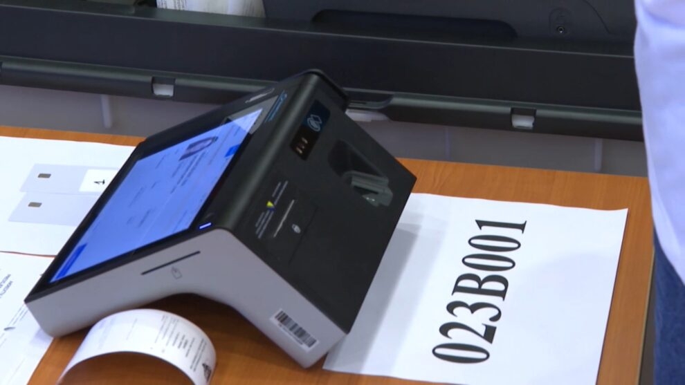Otvorena su birališta! Danas građani biraju novu vlast u BiH, glasa se na 5.569 biračkih mjesta