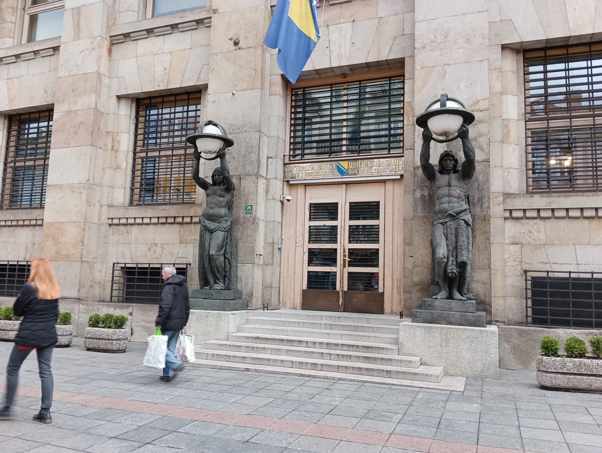 NOVI PODACI CENTRALNE BANKE Devizne rezerve skočile za više od 2 milijarde KM, vladine institucije drastično povećale zaduženost