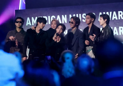 K-pop bend BTS veliki pobjednik American Music Awardsa, nagrađena i Kolumbijka Karol G