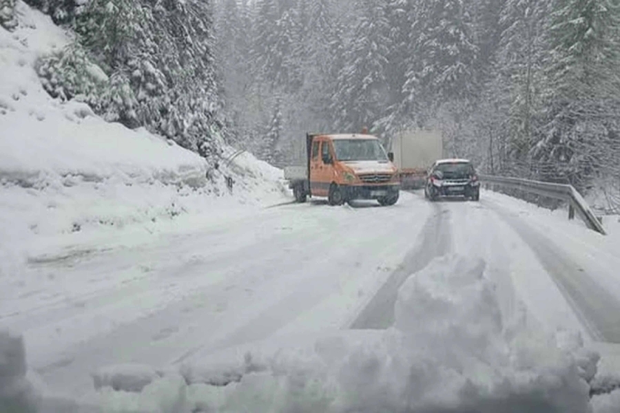 KAO DA JE JANUAR: Snijeg zatrpao Jahorinu, pogledajte nevjerovatne prizore... (FOTO)
