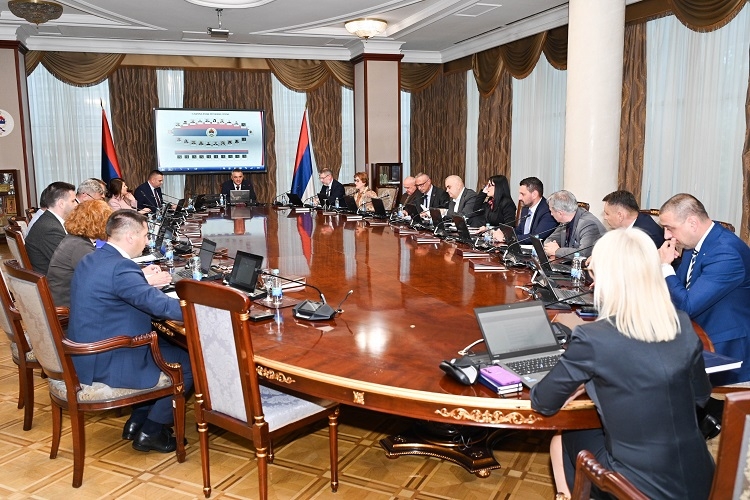 Vlada zaduženjem od 800 miliona KM kupuje izbore?!