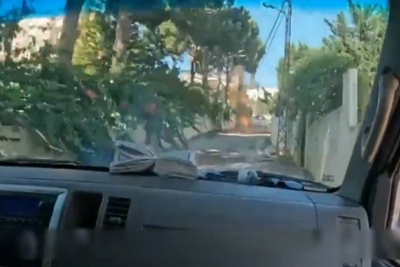 'ALLAHU EKBER, POVLAČI SE!':  Dramatični snimci iz Libana kada je izraelski dron raznio vozilo hitne pomoć (VIDEO)