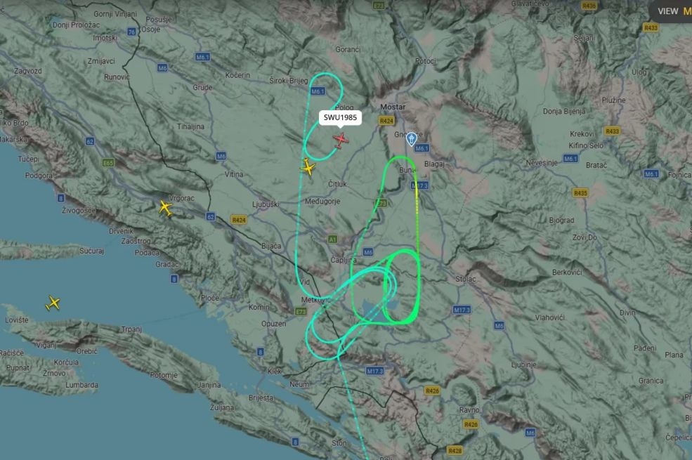 Šta se događa: Avion iz Barija duže vrijeme kruži iznad Mostara