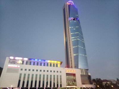 Avaz Twist Tower u bojama BiH: Sretno Zmajevi
