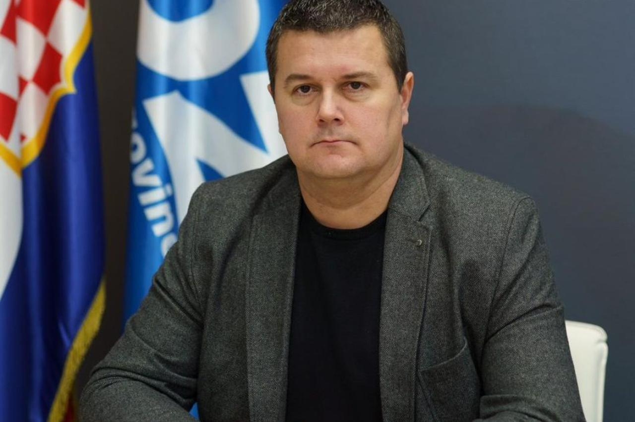 Novak oštro po SDA: "Donesite i vi 100 milijuna KM u Mostar za bolnice i škole, nitko se neće ljutiti"