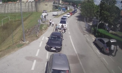 Vozači, strpljenje: Duge kolone prema Banjaluci (Foto)