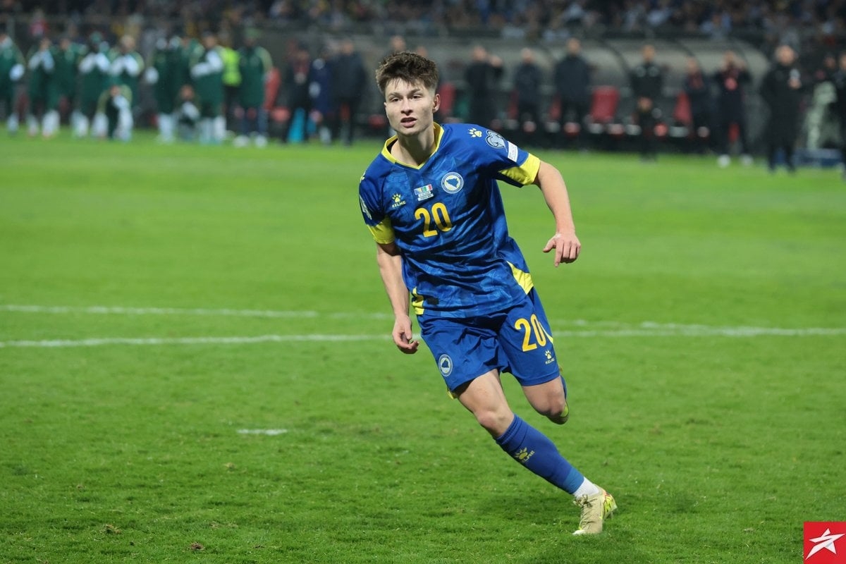 Esmir Bajraktarević na meti kultnog kluba iz Engleske: Pratili su ga tokom cijelih kvalifikacija · Saznajemo