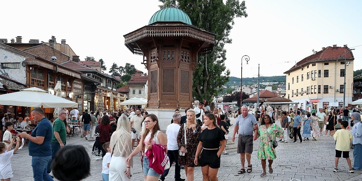Poražavajući podaci: Više od 70 posto mladih osoba želi napustiti BiH nakon školovanja