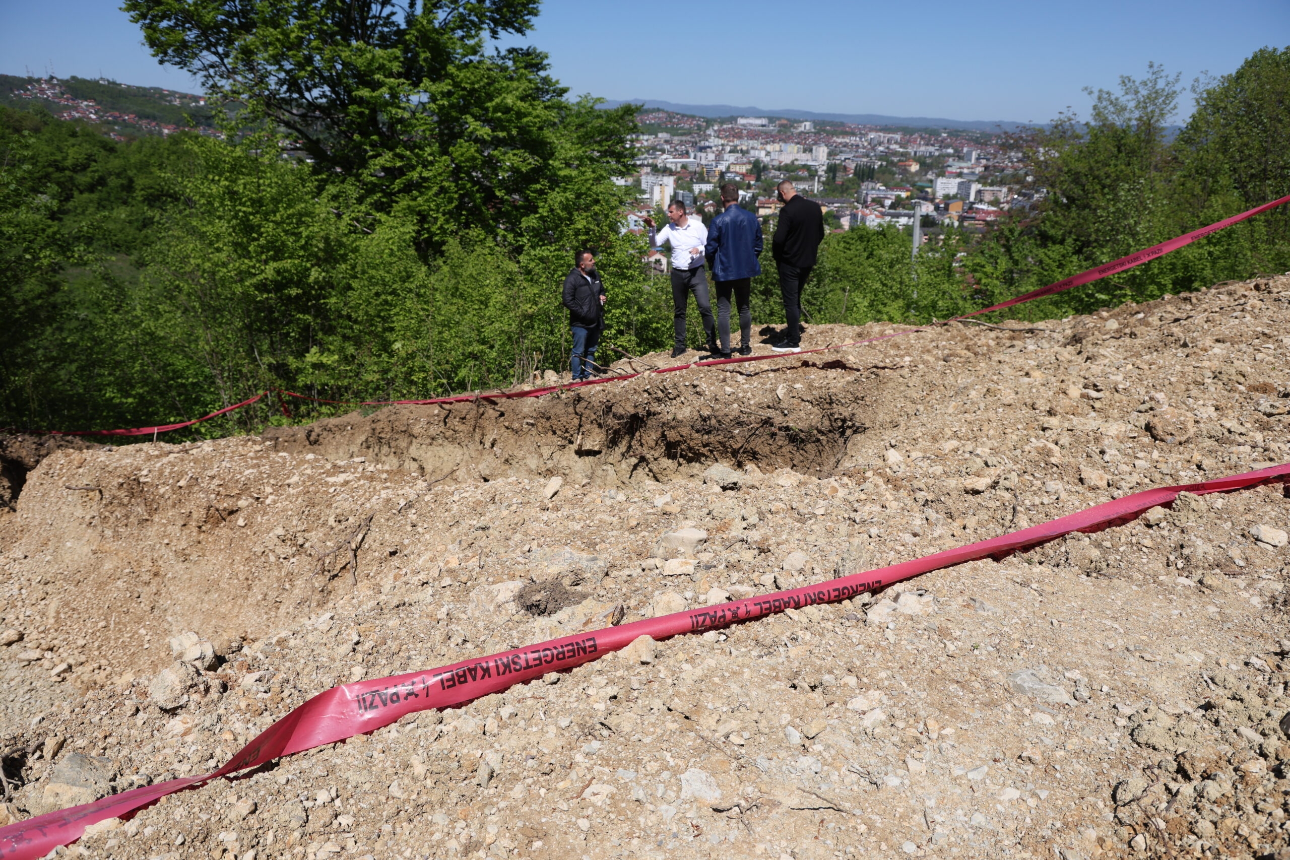 (FOTO) Nezapamćen presedan u Banjaluci: Kada DRŽAVA OTIMA IMOVINU zakoni ne vrijede „Nisu platili ni marku, a sada mi prijete policijom“