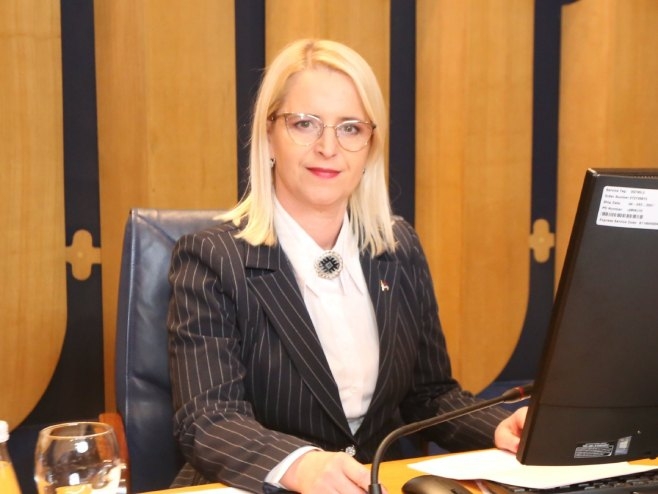Novaković Bursać: Dok Stanivuković u Briselu priča o evropskom putu, Banjalučani lome noge i točkove po rupama