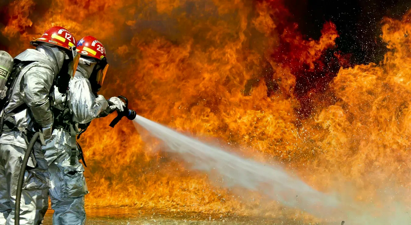 Радник није добио плату, па запалио фабрику