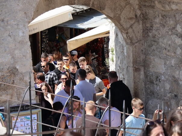 Više od 400 hiljada noćenja u maju, prednjačili turisti iz Srbije i Turske
