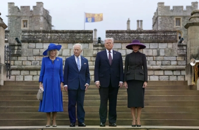 Kamere uhvatile neugodan trenutak između kraljice Camille i prve dame Melanije (VIDEO)