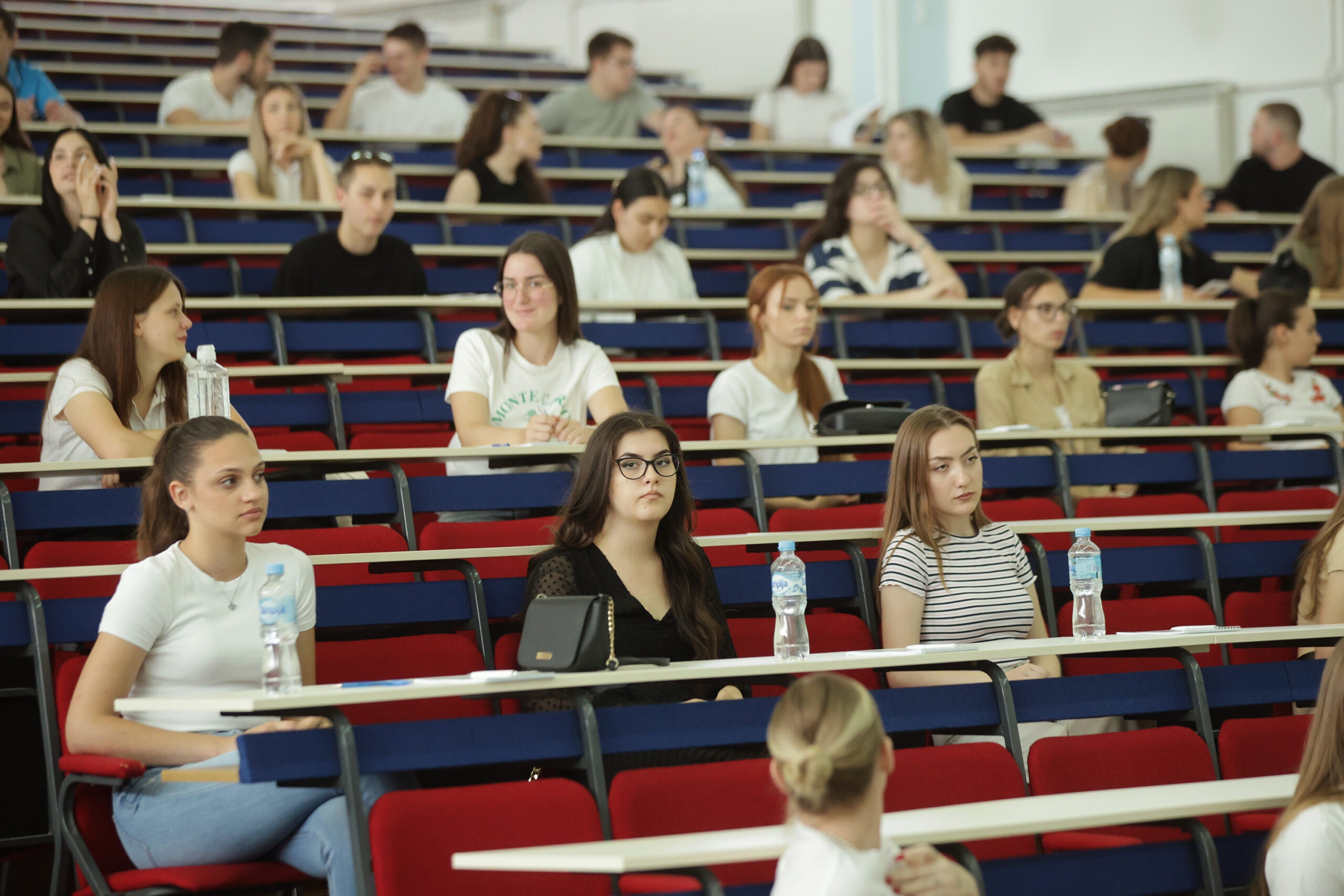 Brucoša dovoljno, nastavnika sve manje: Srpskoj prijeti deficit profesora matematike i fizike