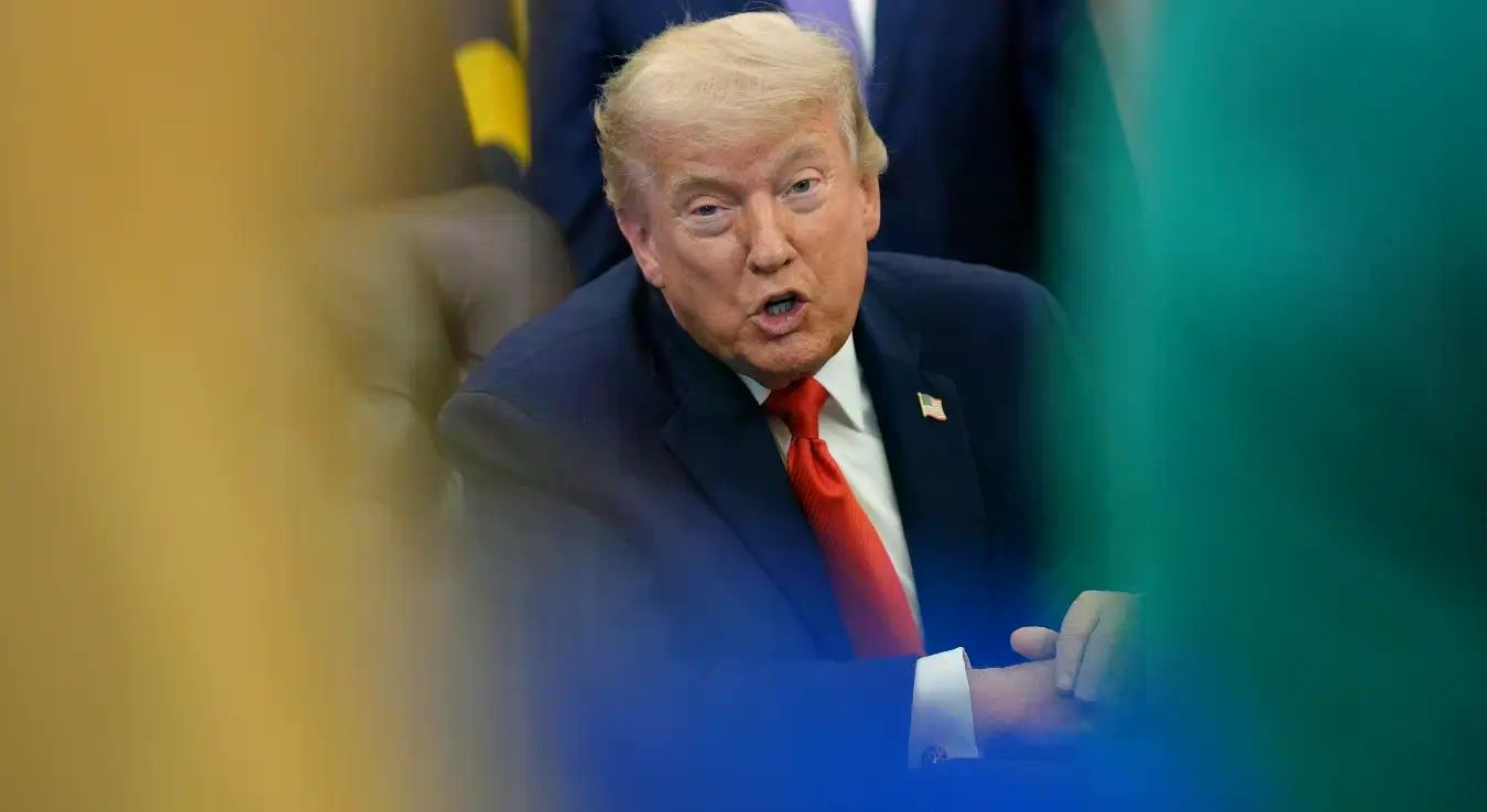 Трамп: Ормуски мореуз отворен, нафта шикља