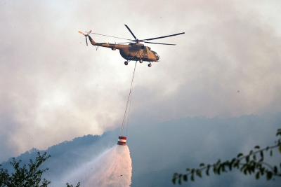Vatra na kilometar od Manastira Ostrog: Nepristupačan teren gasi se iz vazduha, svetinja nije ugrožena