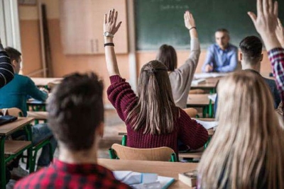 Škola u BiH uvodi stroga pravila: Zabrana telefona, šminke i “odraslog izgleda” učenika