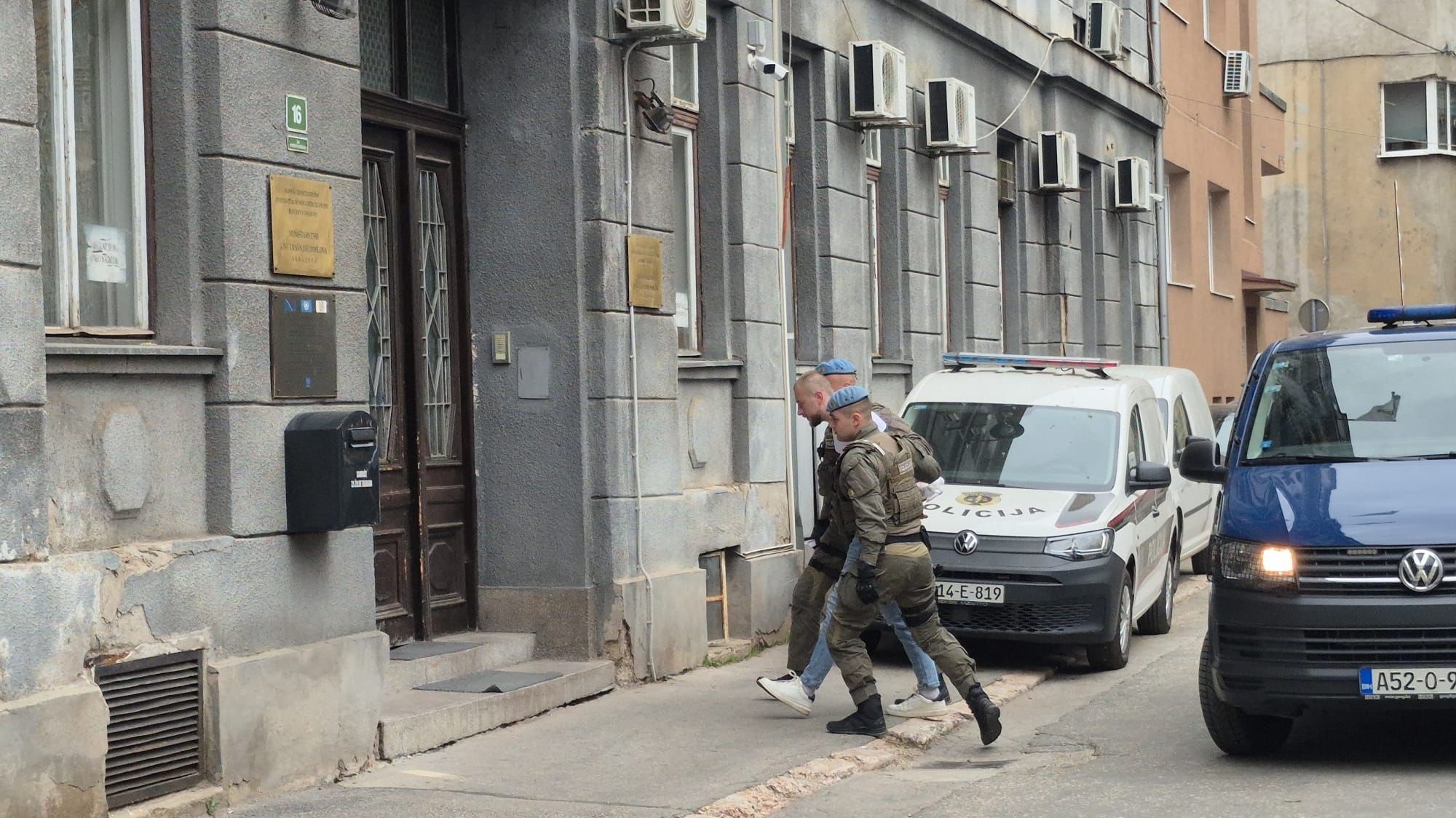 Šokantni detalji iz iskaza osumnjičenog: Nikola je nosio masku Betmena dok je tukao Metanovića, napuderisao ga je da bi ga ponizio