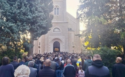 Trebinje u znaku Vaskrsa: Hramovi puni vjernika