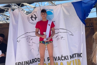 Plivač Zrinjskog Noa Šarić: 'Posebno sam zadovoljan jer sam bio najbolji plivač natjecanja te osvojio i Challenge'