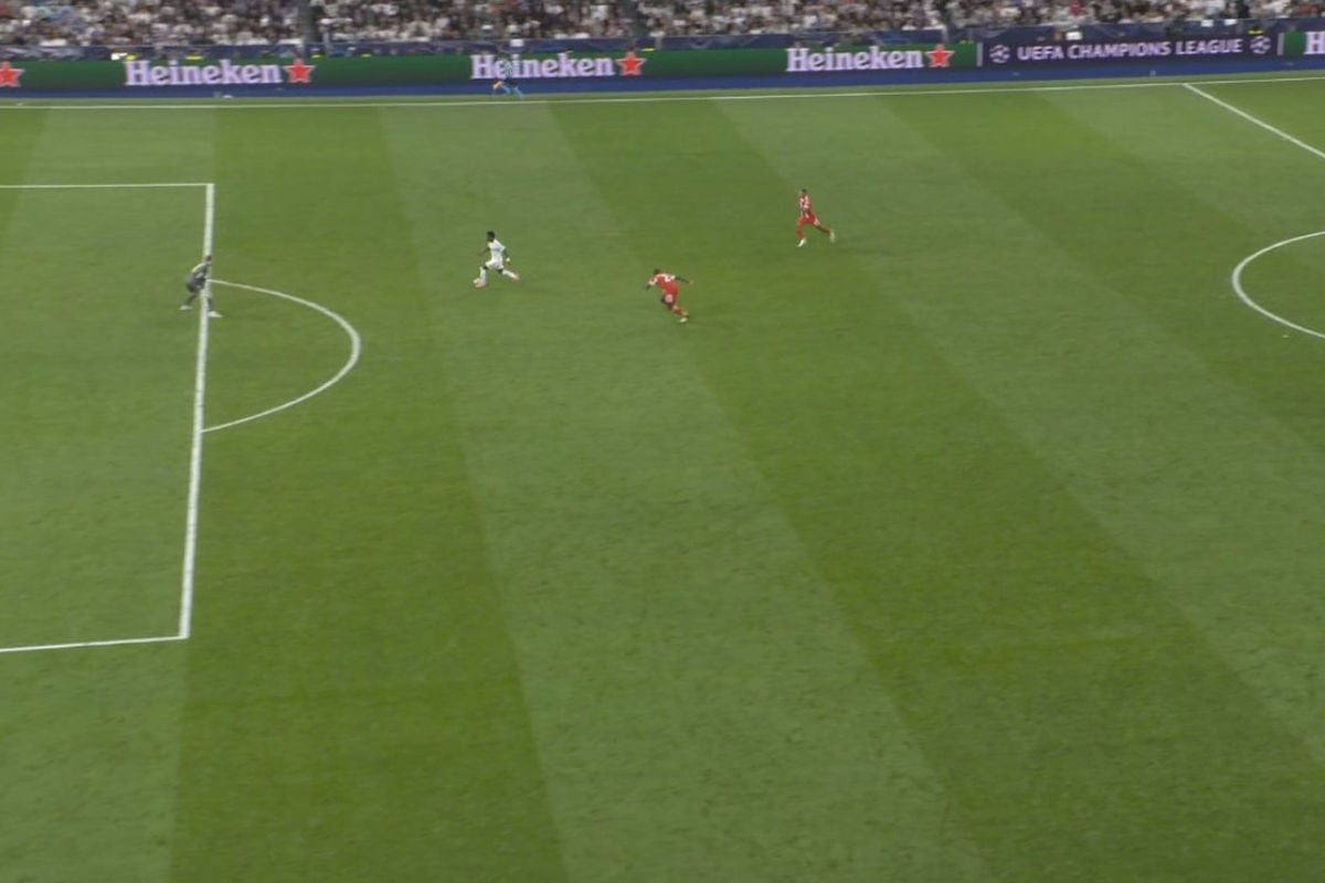 Znate li šta je Neuer napravio u ovoj situaciji? Vjerovatno jedini golman koji je za to sposoban