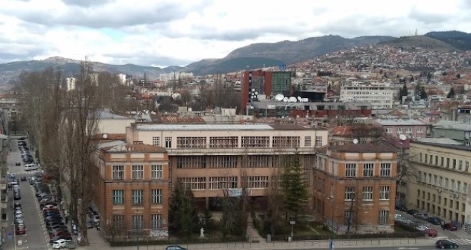 Oglasili se iz Gimnazije Obala nakon jučerašnjeg incidenta: Profesorica se vratila u školu, pojedine informacije nisu tačne