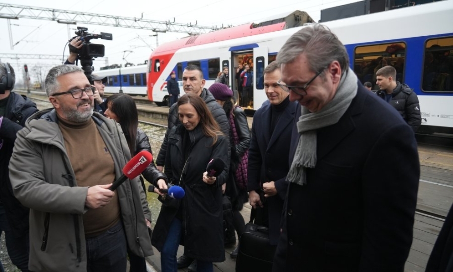 KO JE DRAGAN J. VUČIĆEVIĆ: Od samoproglašenog antikomuniste i kandidata za predsjednika SRJ do Vučićevog najvjernijeg medijskog saveznika