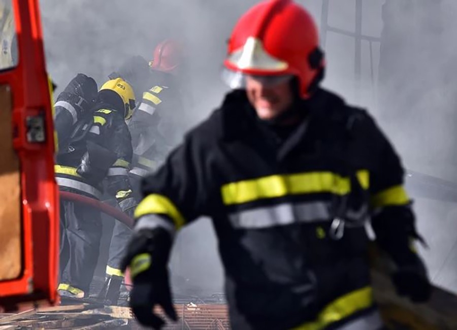 "Vatrogasci su na terenu" Požar kod Gacka, oglasio se komandir Vatrogasne jedinice, pa otkrio sve detalje