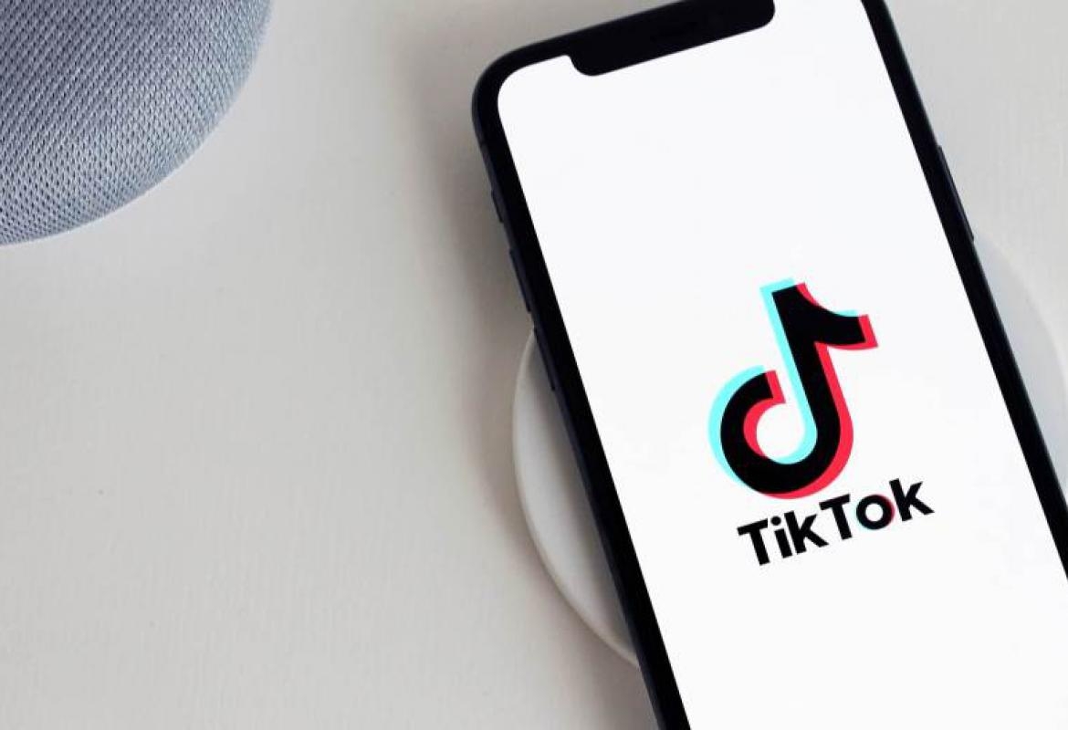 Opasan TikTok izazov ponovo među djecom: Učenik iz Beograda se onesvijestio u školi