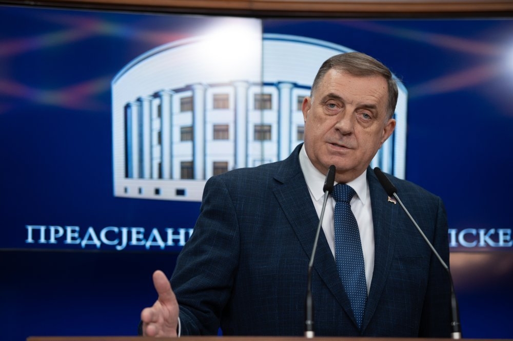 Dodik najavio povećanje plata prosvjetnim radnicima