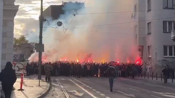 Video / Manijaci u korteu stižu na gradski derbi