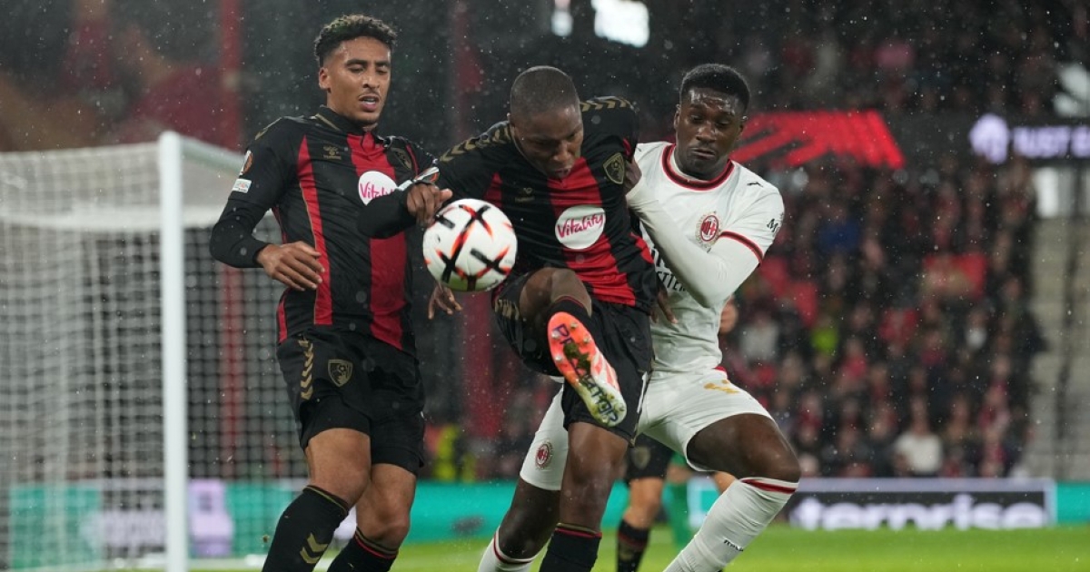 Bornmut deklasirao Milan, crveni karton Menjana prelomio utakmicu