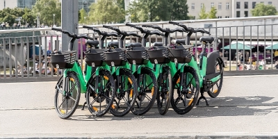 U Londonu zbog blokiranja trotoara zaplijenjeno više od 3.000 nepropisno parkiranih električnih bicikala