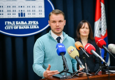 Zastupnici Skupštine pozivaju Stanovukovića da obustavi javne nabavke za rasvjetu