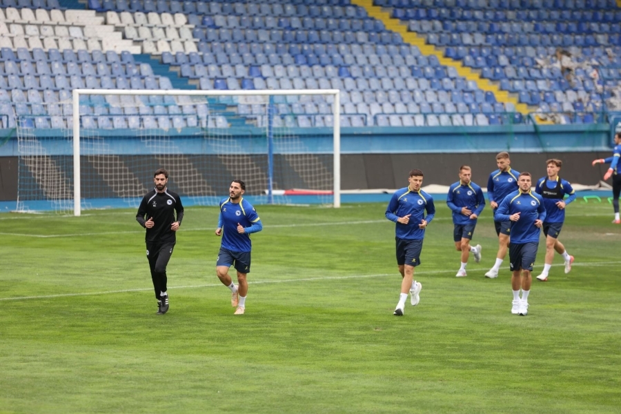 'SB' NA STADIONU GRBAVICA: Bh. reprezentativci marljivi trenirali uoči četiri utakmice u Ligi nacija (FOTO)