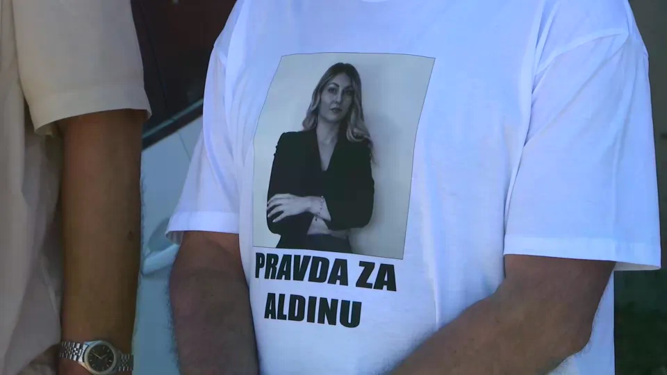 Oštre poruke porodice Aldine Jahić: "Njegovo ponašanje je skandalozno, i dalje se iživljava nad svjedocima"