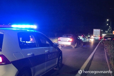 Sudar Mercedesa i Golfa na M-17 u Vrapčićima, jedna osoba ozlijeđena