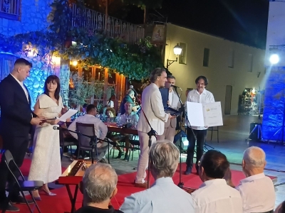 „Kad pomenem Trebinje, prvo pomislim na Glogovca“ Radivoje Bukvić dobio „ZLATNI PLATAN“, pa dirljivim riječima otvorio festival