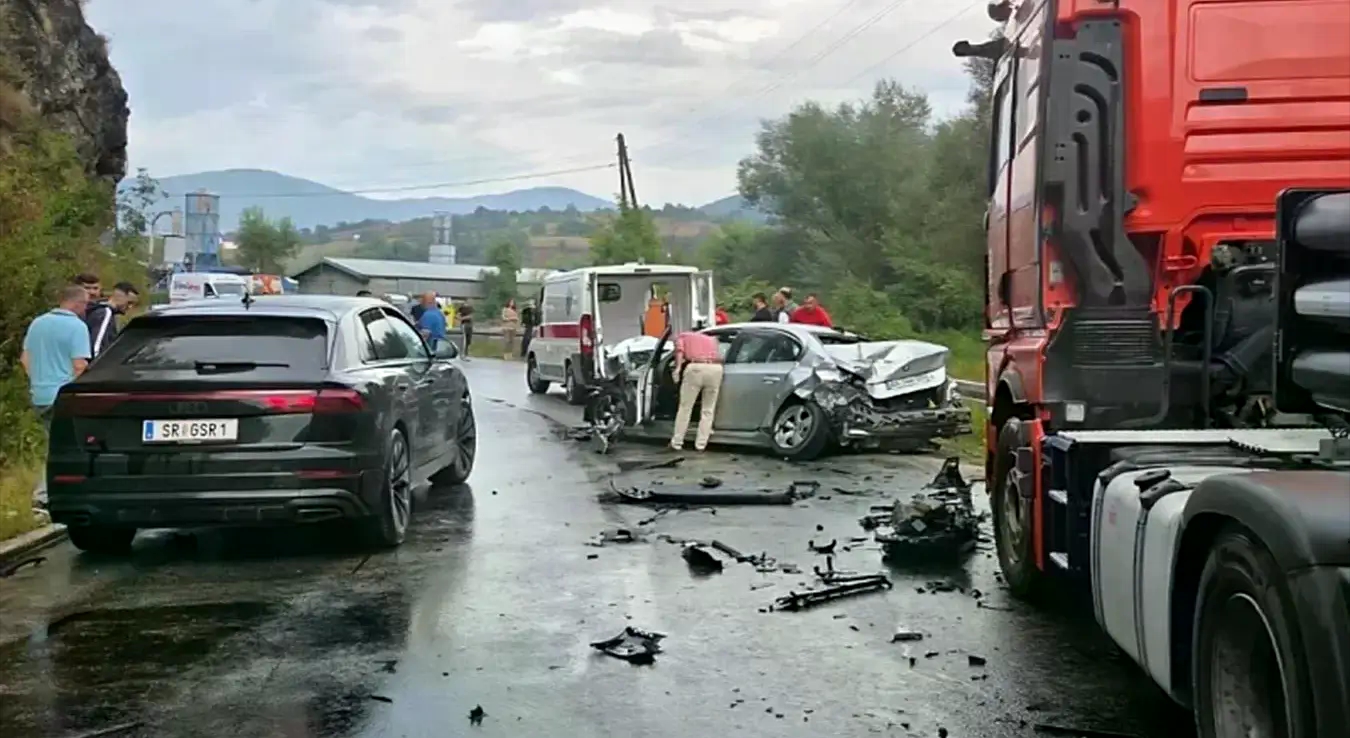 Трагедија код Рогатице: Једна особа погинула у судару три возила