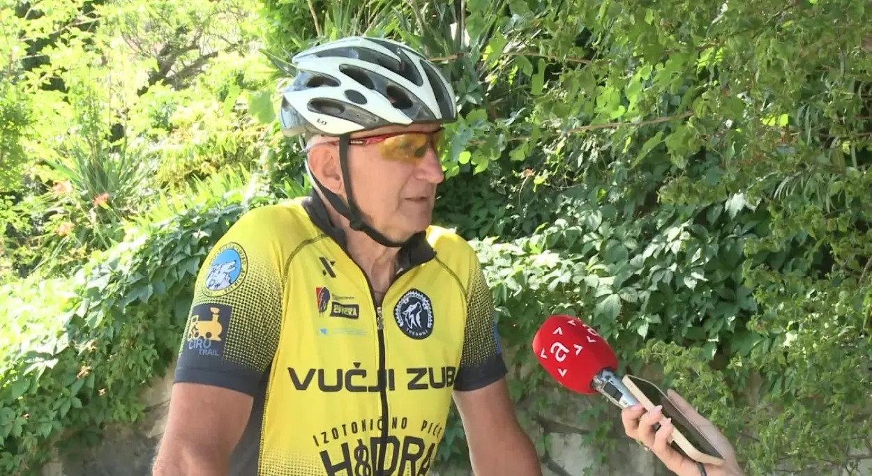 "Super deka" iz Trebinja u osmoj deceniji svakodnevno prelazi 150 kilometra na biciklu
