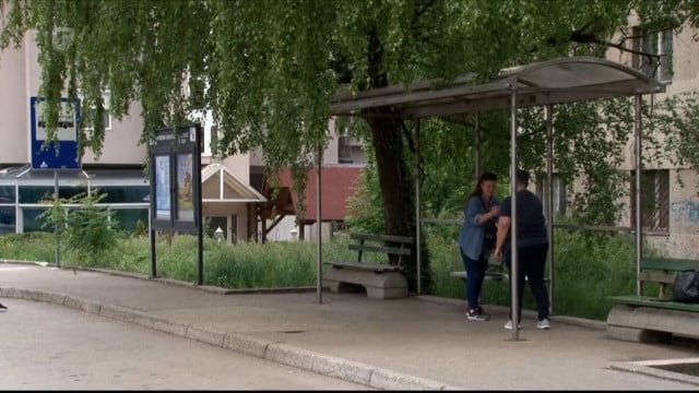 VIDEO Turisti u Konjicu kolodvor traže preko Googlea, građani godinama čekaju pod nadstrešnicom