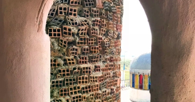 Obolio je od tuberkuloze pa obećao da će sagraditi katedralu ako preživi, a onda ju je 60 godina zidao sam