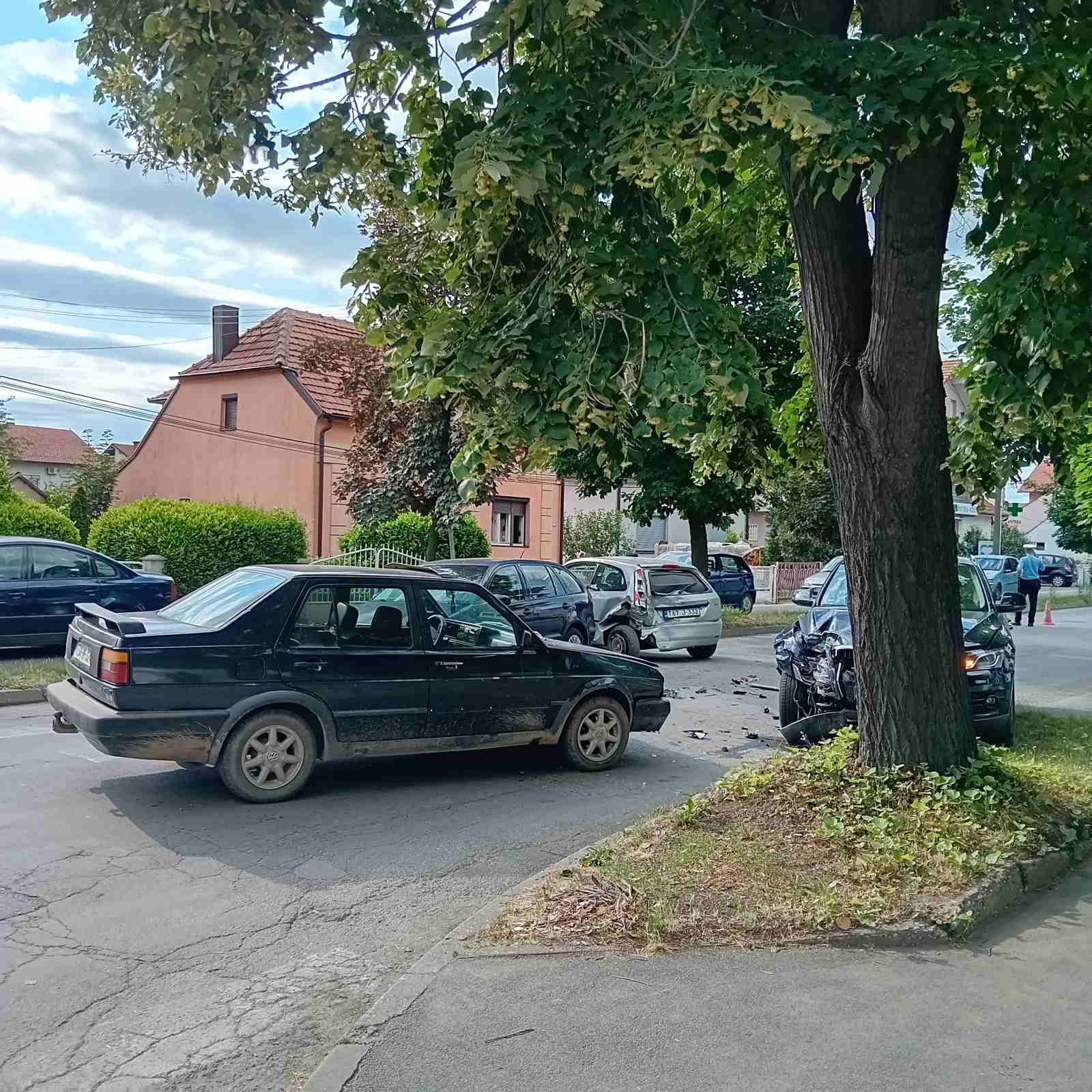 Bijeljina: Sudar četiri automobila, ima povrijeđenih (FOTO)