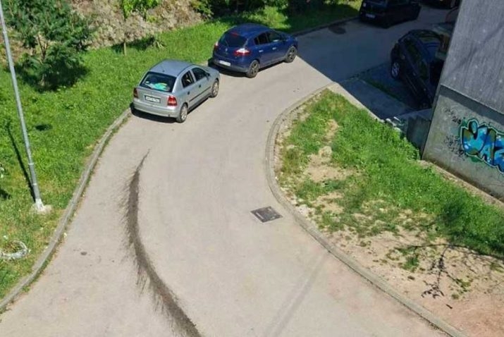Mještani jedne banjalučke ulice četiri godine se žale na kamion “Čistoće” (Foto)