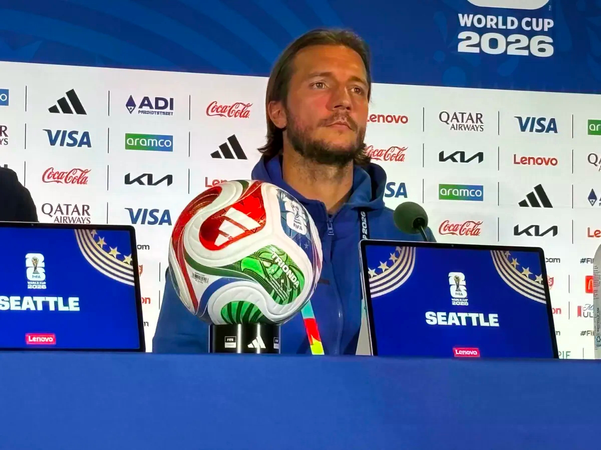 Šunjić biranim riječima govorio o Edinu Džeki, a nakon toga istakao: "Nadamo se da ćemo zajedno s navijačima slaviti nakon utakmice" (VIDEO)