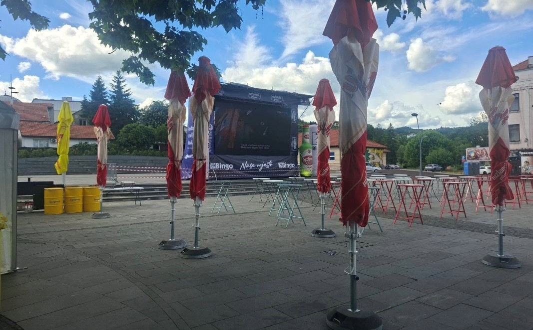 Sve spremno za praćenje utakmice BiH - Kanada na Trgu slobode u Tuzli