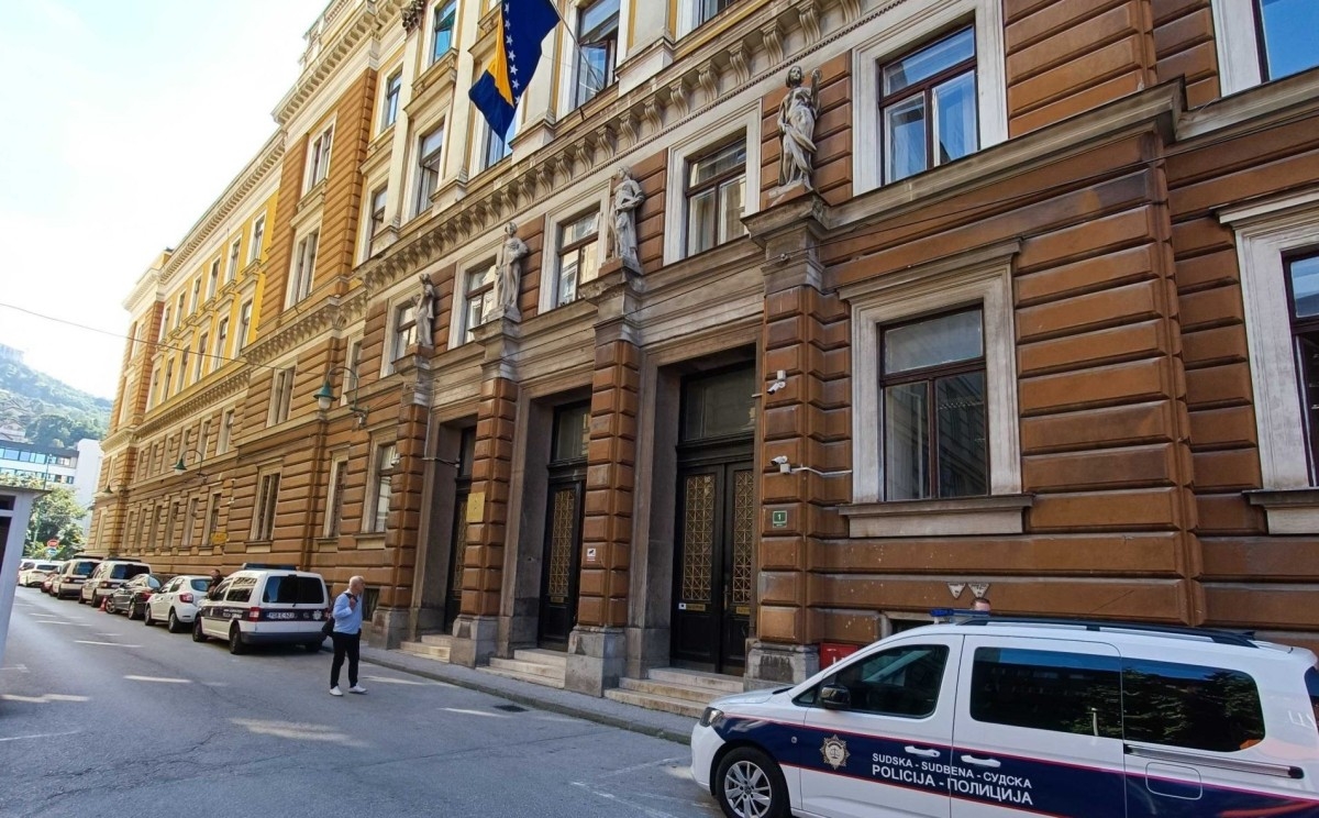Određen pritvor Adnanu Lokvančiću zbog ubistva majke i brata